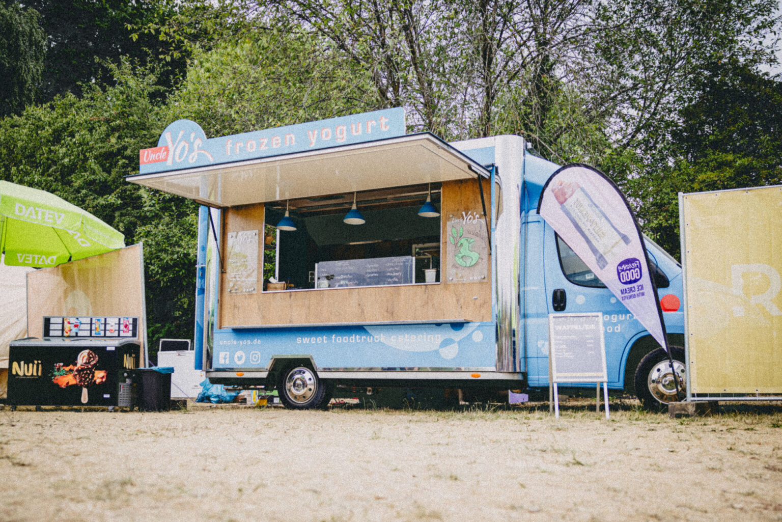 Frozen Joghurt Foodtruck von Flavor Tales Catering